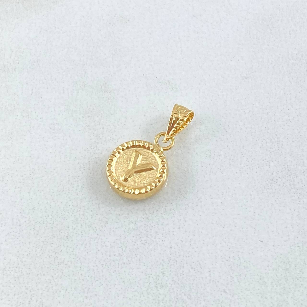 Dije Letra Y 0.45gr / 1.4cm / Circulo Cargador Bordeado Oro Amarillo 18K