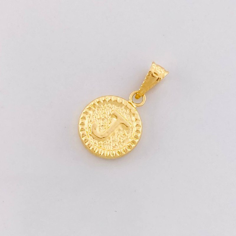 Dije Circulo Letra J 0.55g / 1.7cm Oro Amarillo 18K