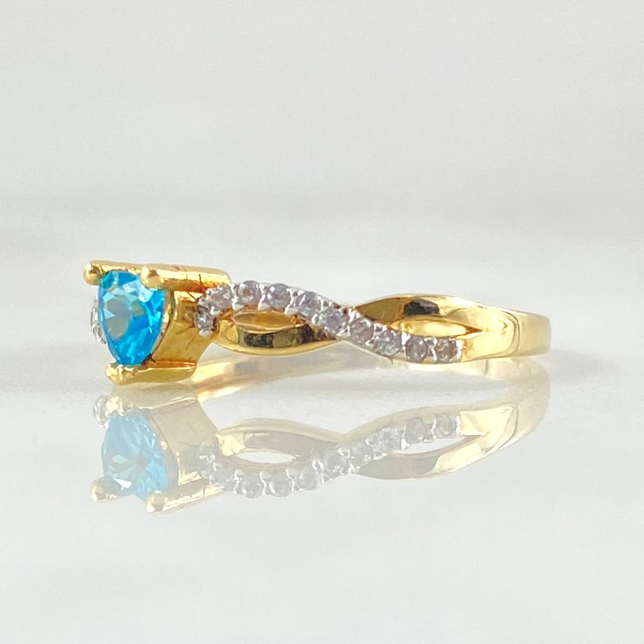 Anillo Solitario Corazon Lineal 1.95gr / T7 1/4 / Oro Amarillo 18K