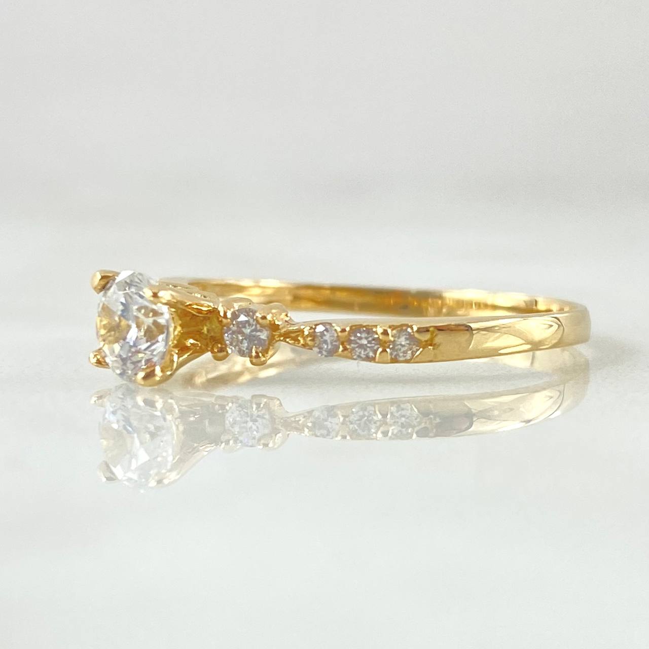 Anillo Solitario Churumbela 1.95gr / T9 / Oro Amarillo 18K