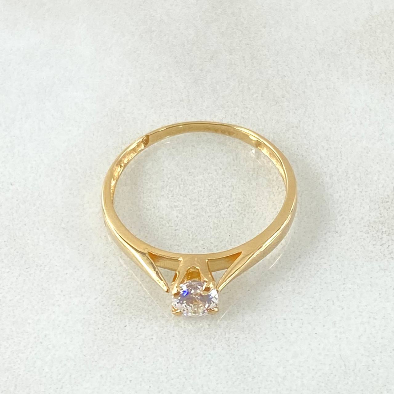 Anillo Solitario Central 1.45gr / T5 1/2 / Oro Amarillo 18K