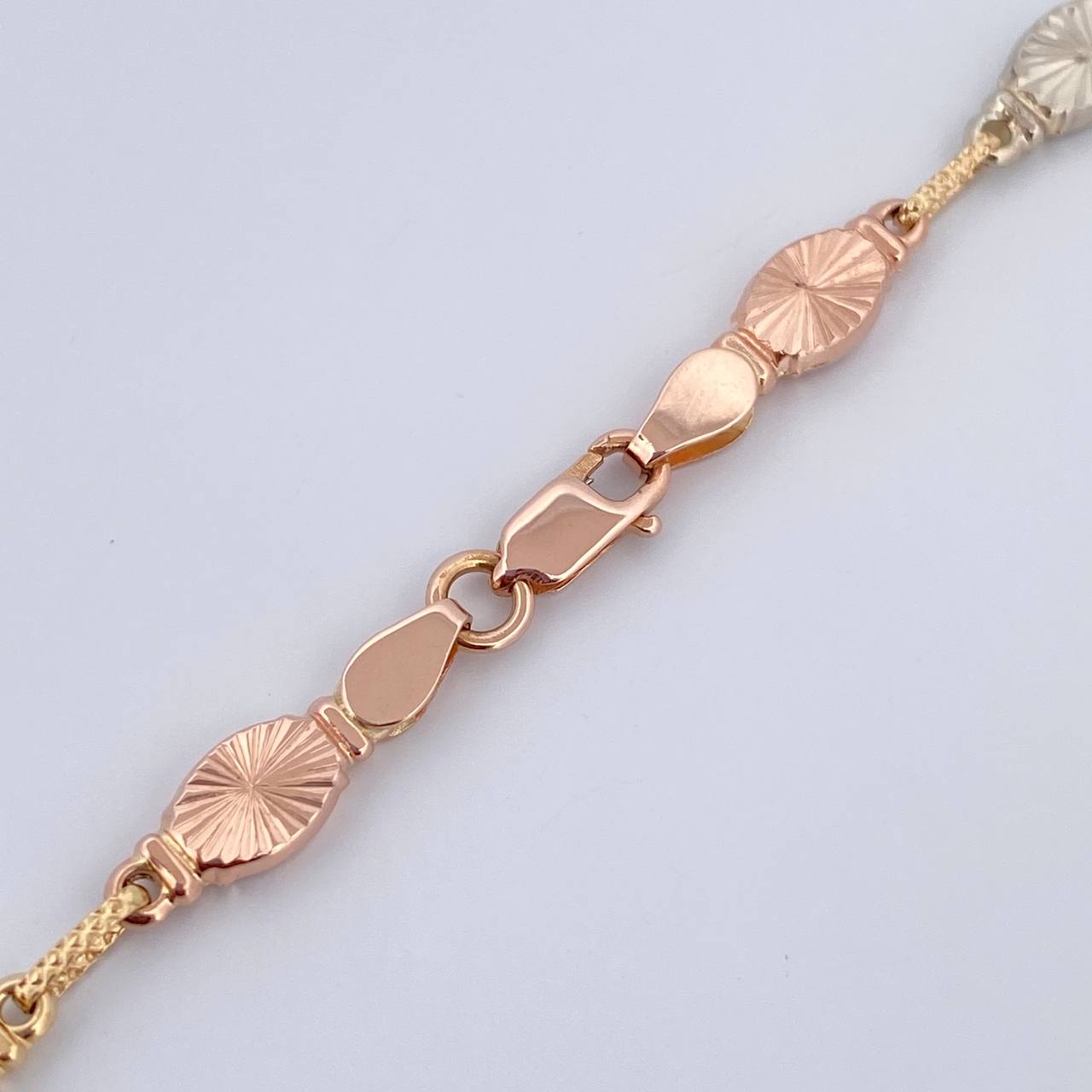 Cadena Rustica Eslabon 12.9gr / 56.5cm / Tres Oros 18K $