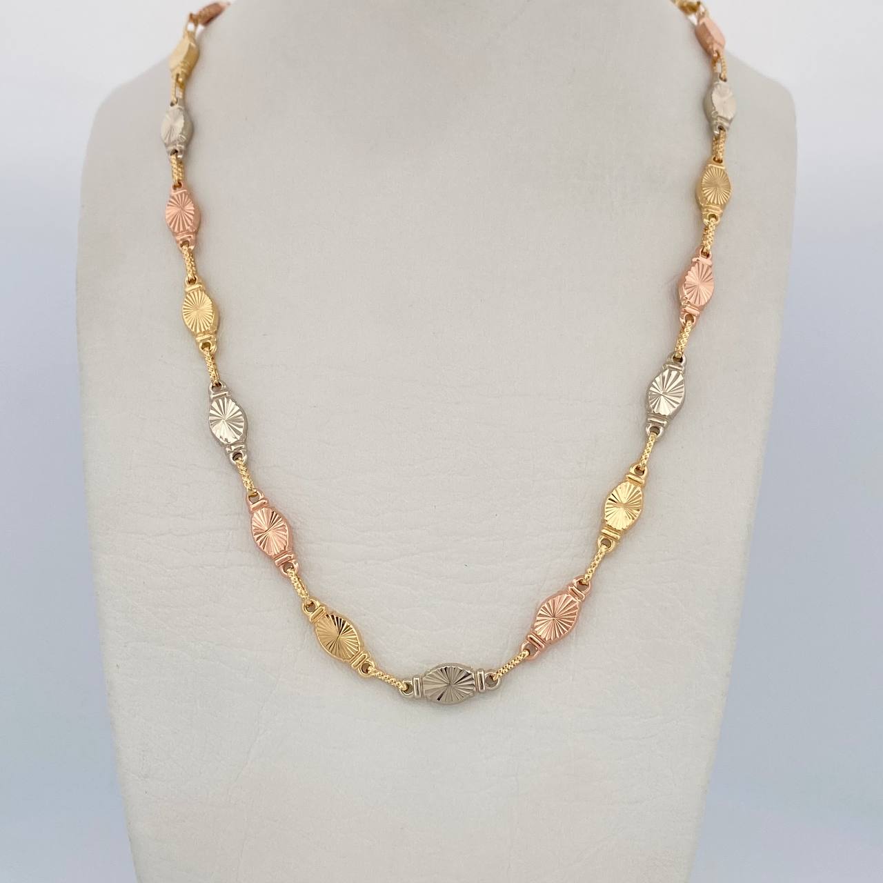 Cadena Rustica Eslabon 12.9gr / 56.5cm / Tres Oros 18K $