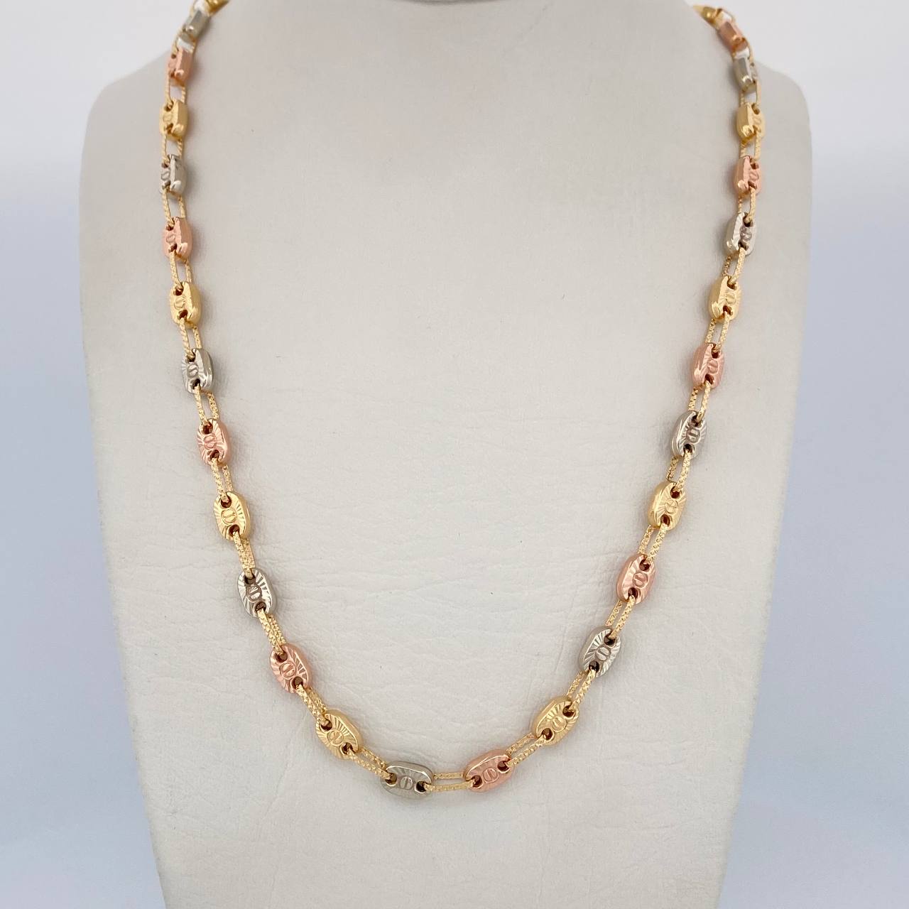 Cadena Rustica Tornillo 12.2gr / 51.2cm / Tres Oros 18K $