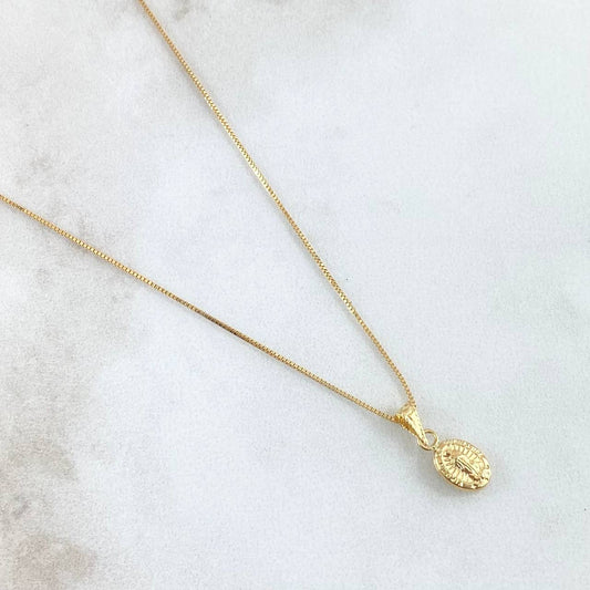 Set Cadena Veneciana 1gr / 50cm / 0.5mm + Dije Guadalupe Ovalado 0.35gr / 1.5cm Cargador Bordeado 1.35gr Oro Amarillo 18K (Oferta) *