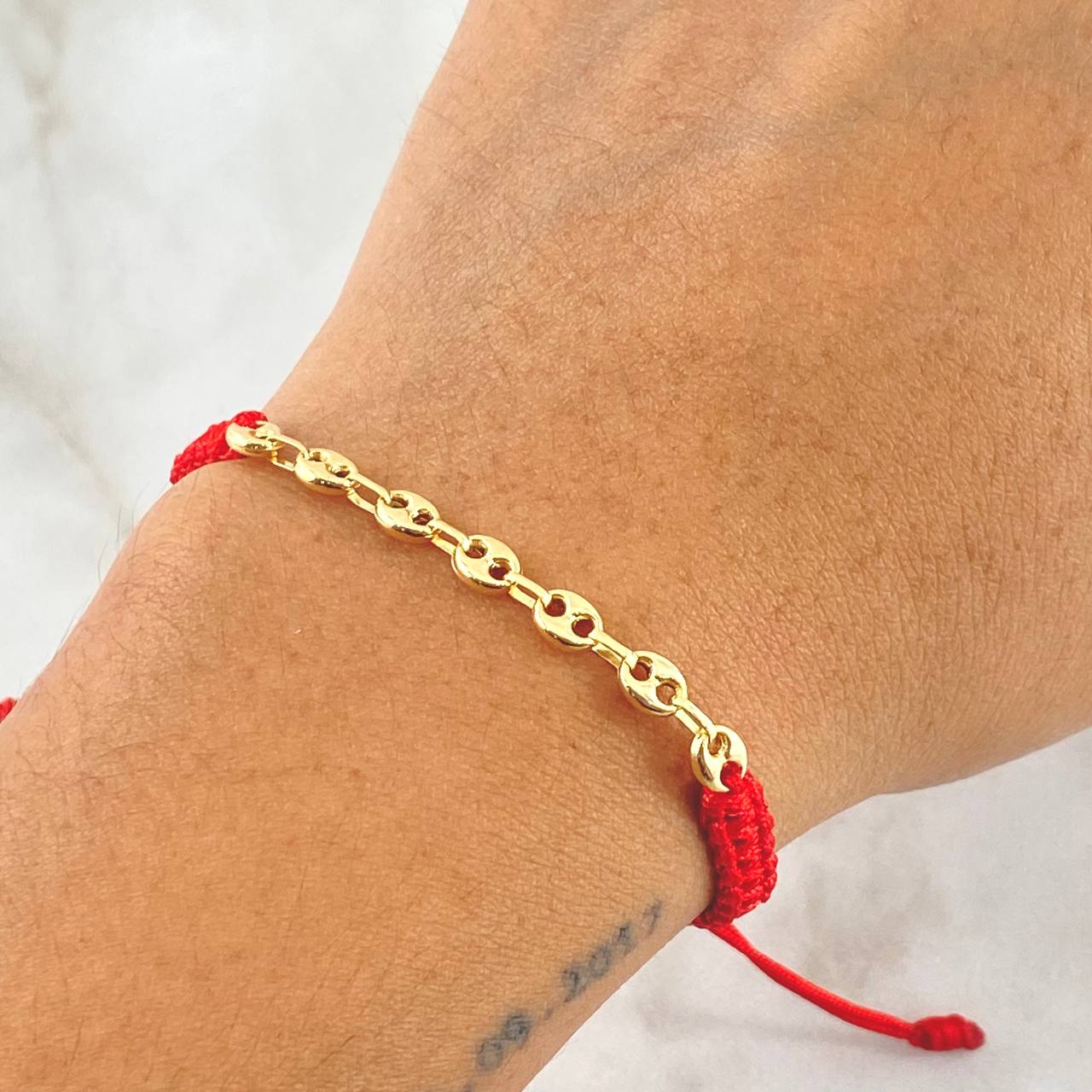 Pulsera Roja Retazo GC 0.8gr / 4mm Liso 7 Eslabones Oro Amarillo 18K