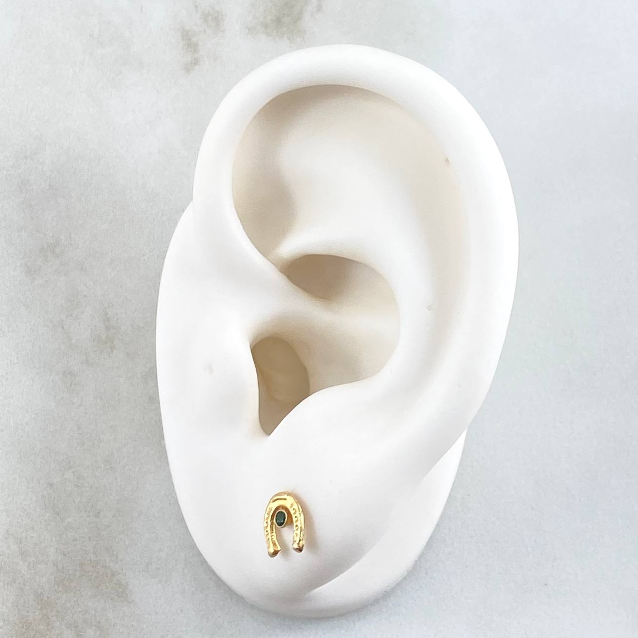 Topos Herradura 0.6gr / 6mm Circon Verde Oro Amarillo 18K *