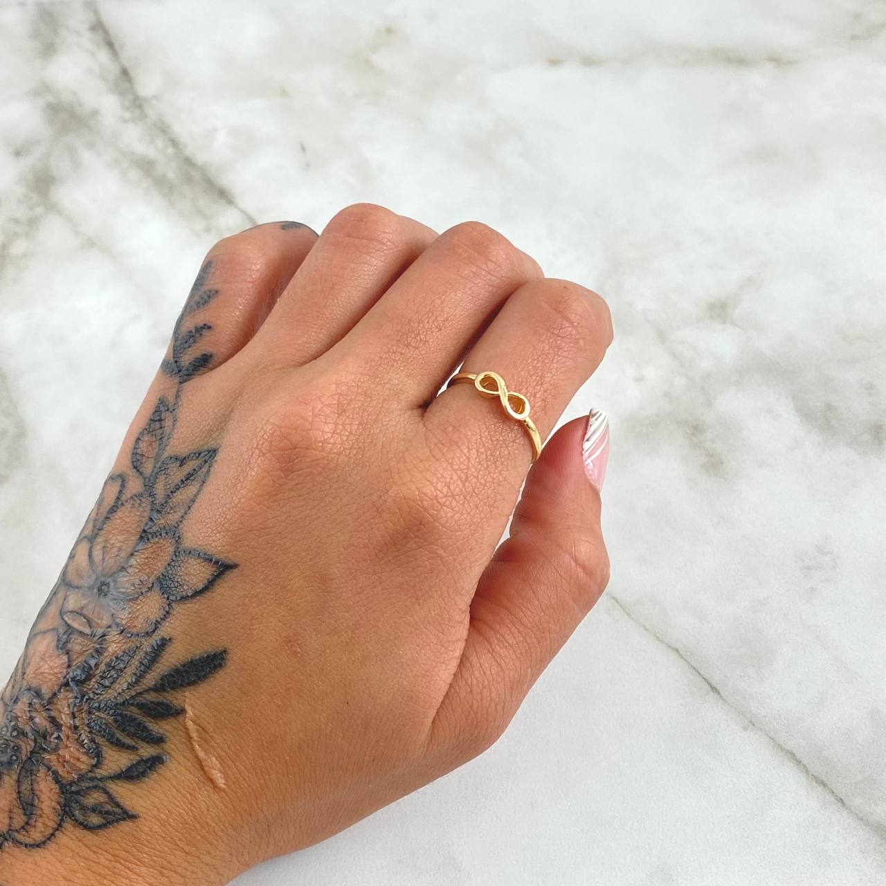 Anillo Infinito 1.5gr / T6 3/4 / Liso Oro Amarillo 18K ©