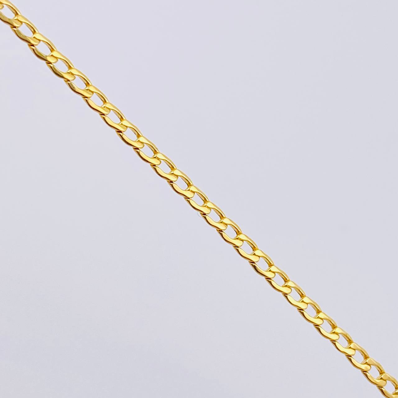 Pulso Cubano 1.3gr / 19cm / 2.4mm Oro Amarillo +1 18K