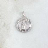 Dije Medalla Virgen María 4.35gr / 2.7cm / Circones Blancos Texturizado Oro Blanco 18K