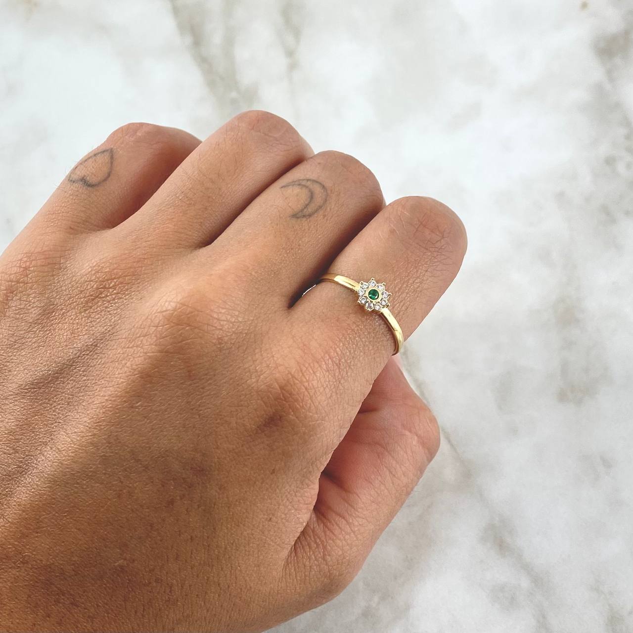 Anillo Flor Nueve Petalos 1.45gr / T7 1/4 / Circones Blancos Verde Oro Amarillo 18K *