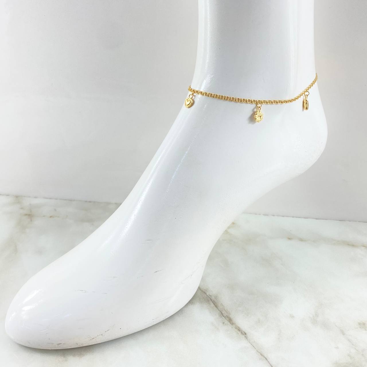Tobillera Aro Seguido Dije 3.45gr / 26.5cm / Oro Amarillo 18K *