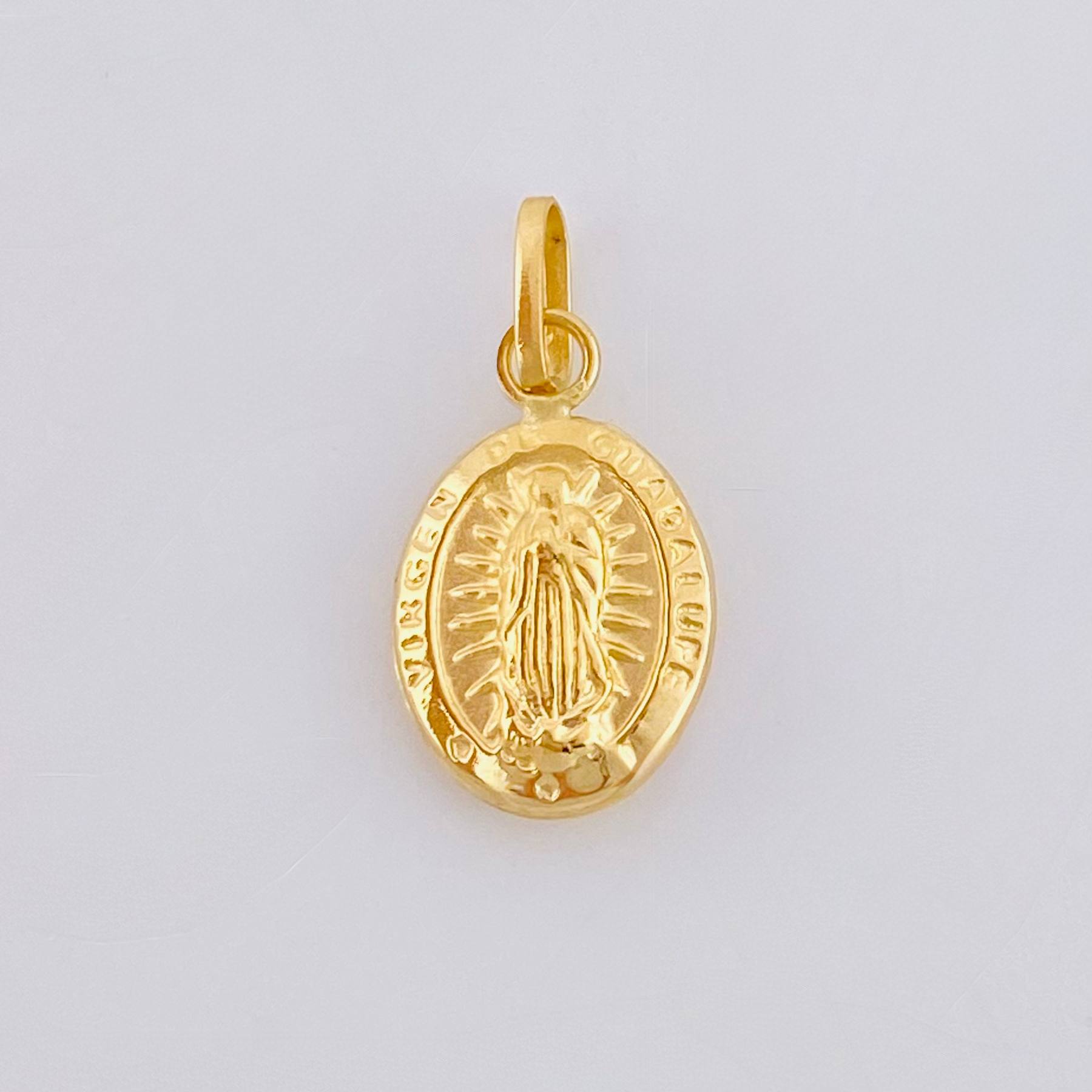 Dije Virgen Guadalupe 0.4gr / 1.8cm / Oro Amarillo 18K ©
