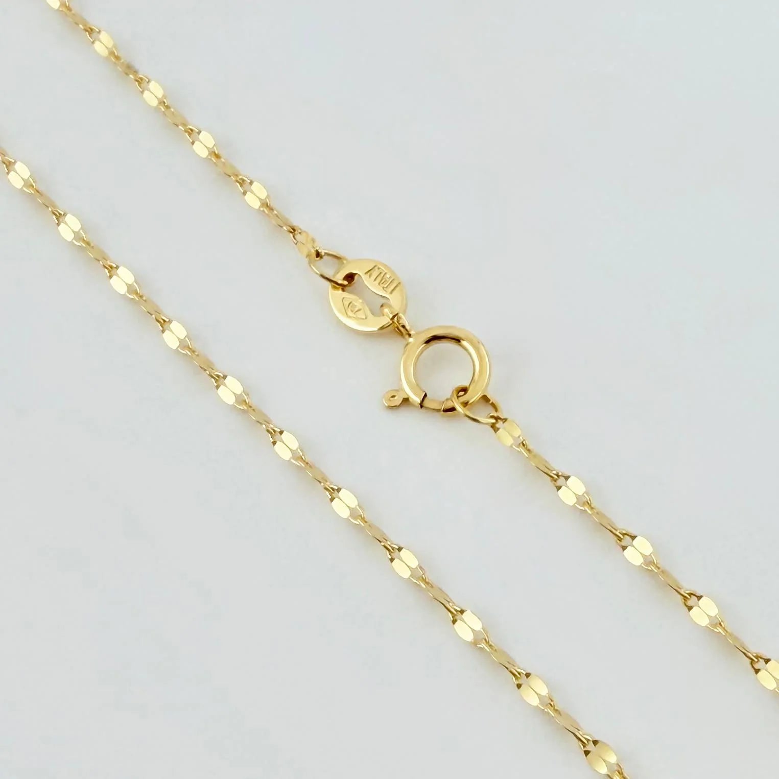 Set Cadena Flor De Espejo + Dije Dije Virgen De La Guadalupe / 1.25gr / 45.5 cm Oro Amarillo 18K