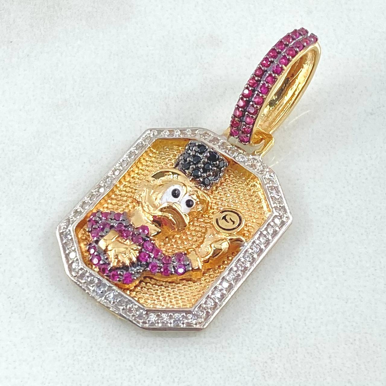 Dije Placa Pato Dinero 6.35gr / 3.7cm / Dos Oros Amarillo Blanco 18K *