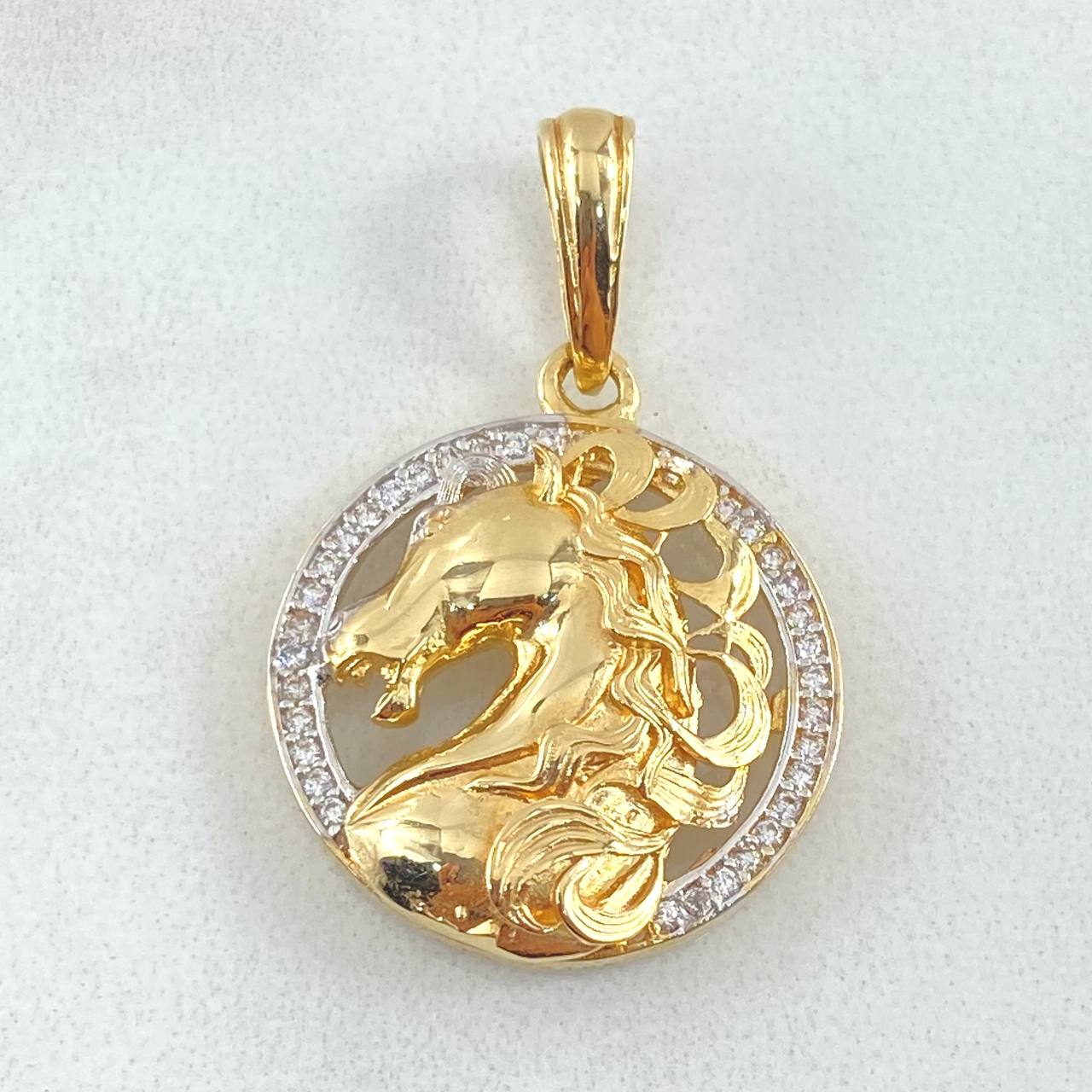 Dije Placa Caballo 4.55gr / 3.2cm / Dos Oros Amarillo Blanco 18K *