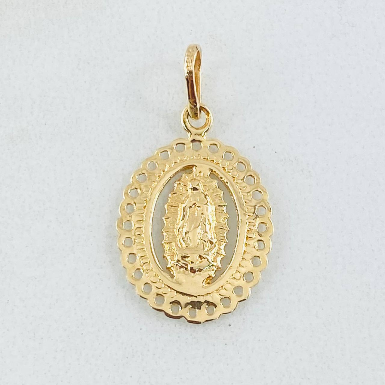 Dije Virgen de Guadalupe 1.05gr / 2.3cm / Oro Amarillo 18K ©