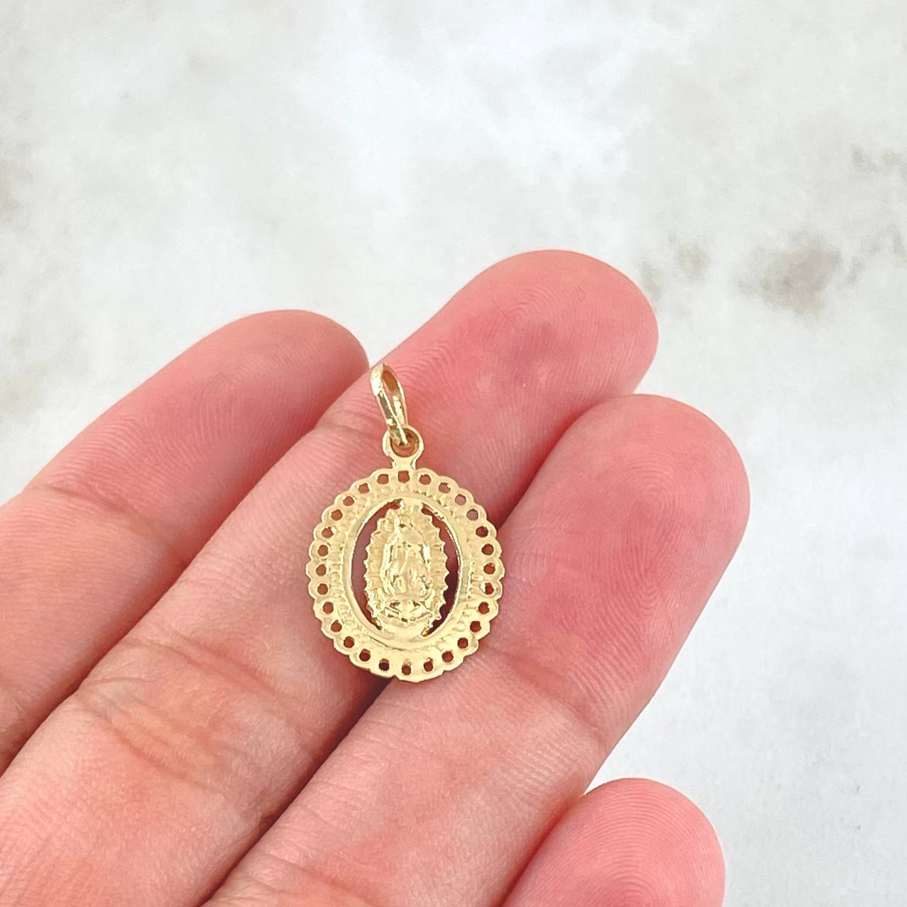 Dije Virgen de Guadalupe 1.05gr / 2.3cm / Oro Amarillo 18K ©