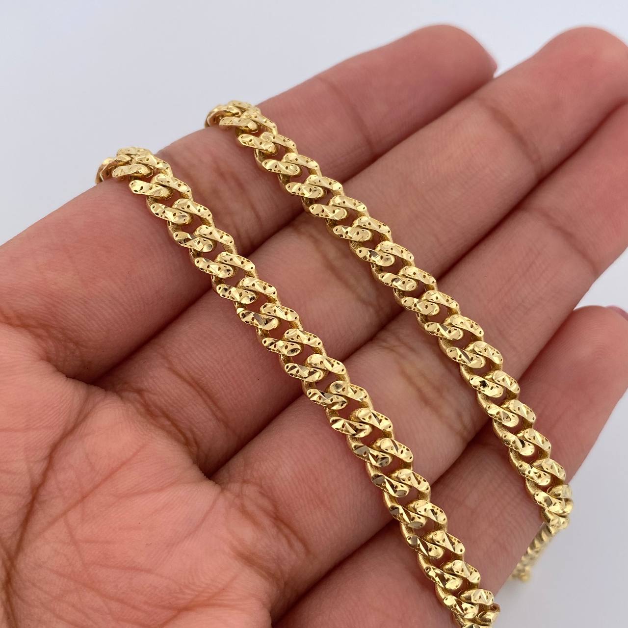 Cadena Cubana Infinito 18.95gr / 60cm / Oro Amarillo +4 18K $