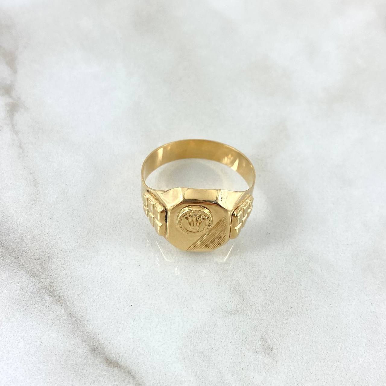 Anillo Sello Corona RX Rayada  4.2gr / T10 / Oro Amarillo 18K ©