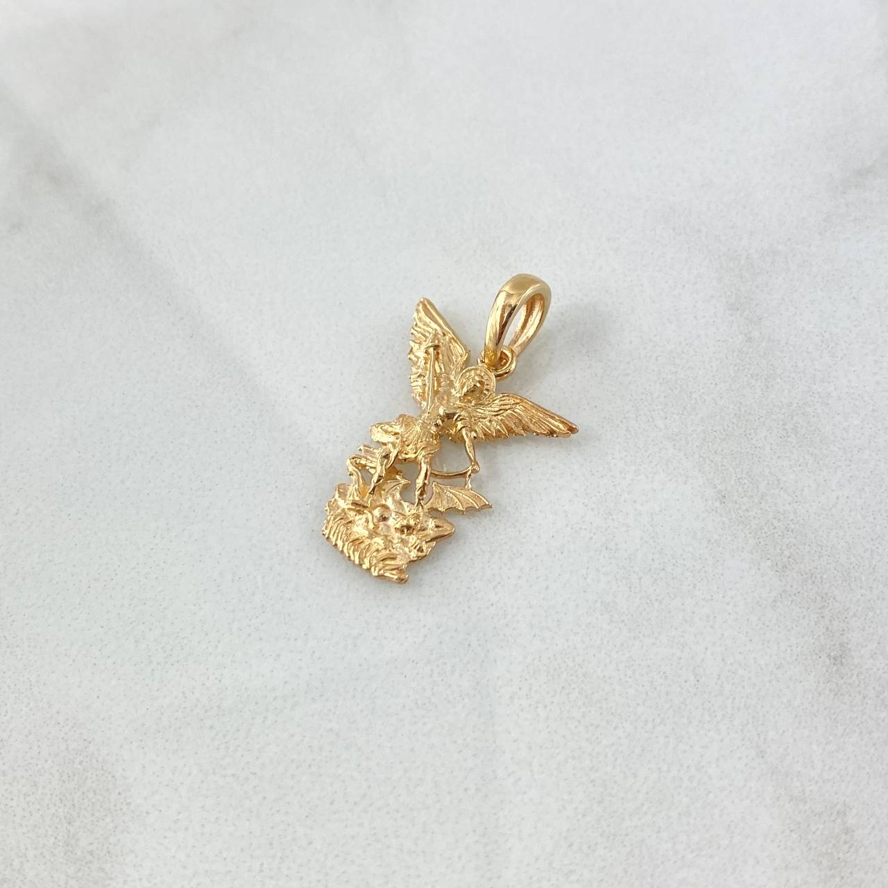 Dije San Miguel Arcángel De 2.45gr / 2.5cm / Liso Oro Amarillo 18K ©