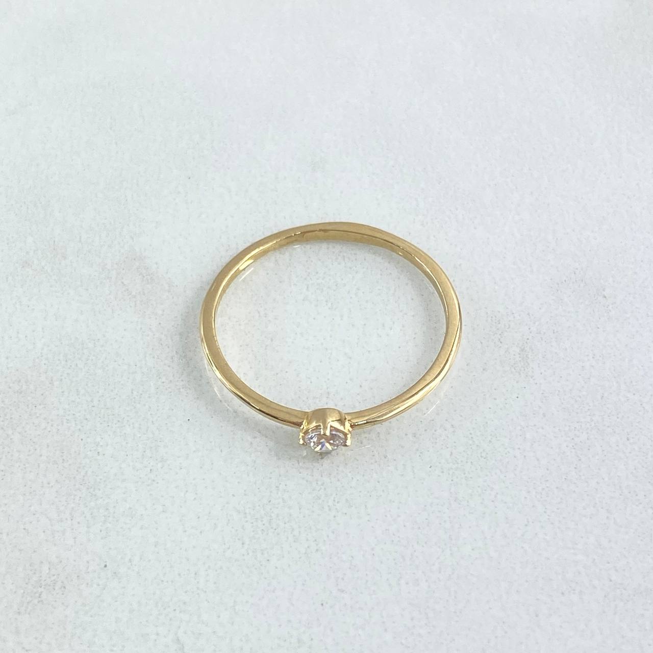 Anillo Solitario Fino 1.15gr / T7 1/4 / Circon Blanco Oro Amarillo 18K ©