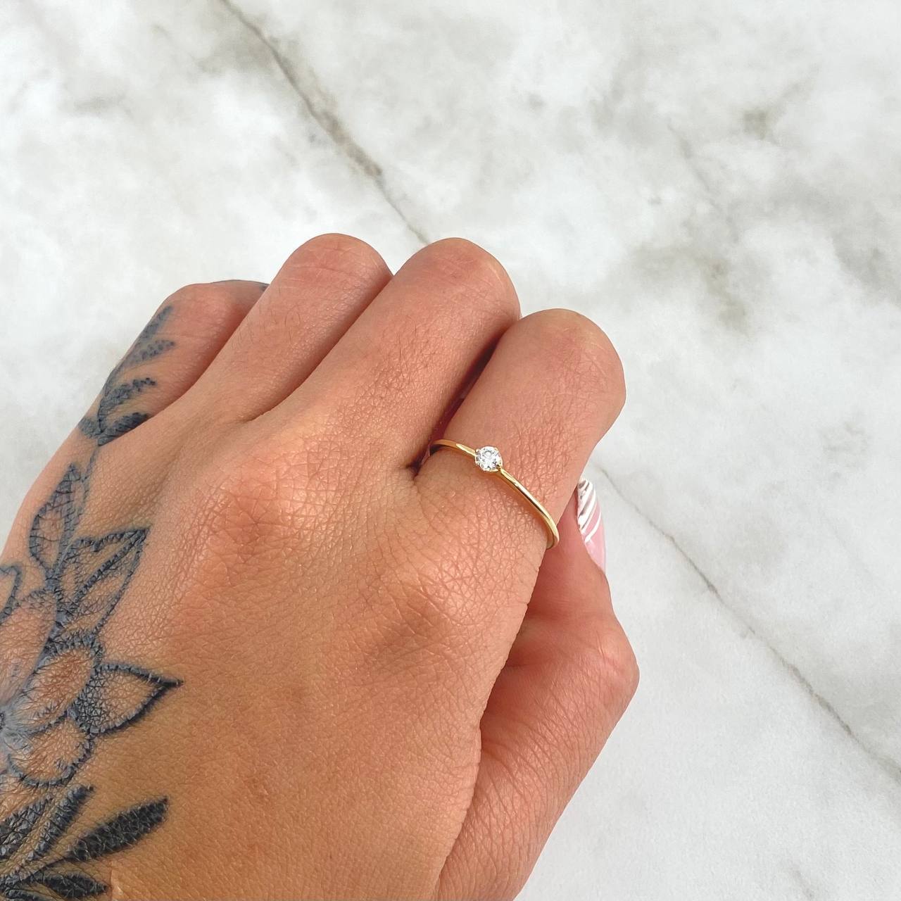 Anillo Solitario Fino 1.15gr / T7 1/4 / Circon Blanco Oro Amarillo 18K ©
