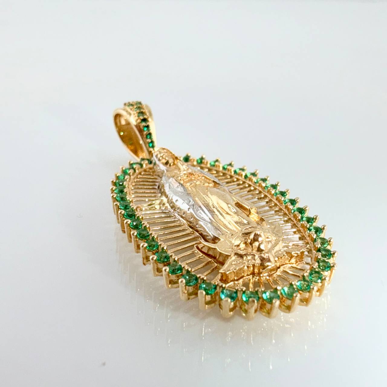 Dije Virgen Guadalupe Filigrana 6.5gr / 4.5cm / Dos Oros Amarillo Blanco 18K ©