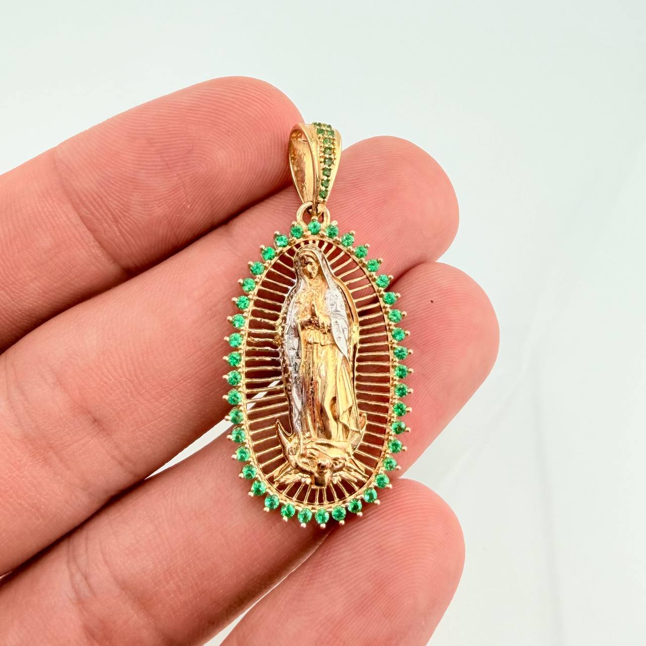 Dije Virgen Guadalupe Filigrana 6.5gr / 4.5cm / Dos Oros Amarillo Blanco 18K ©