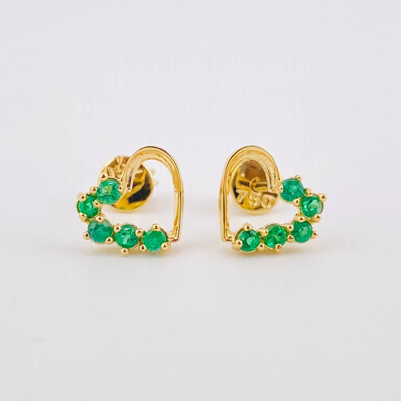 Topos Corazon Parcial Esmeraldas 21pts 1.6gr / 7.4mm Oro Amarillo 18K *