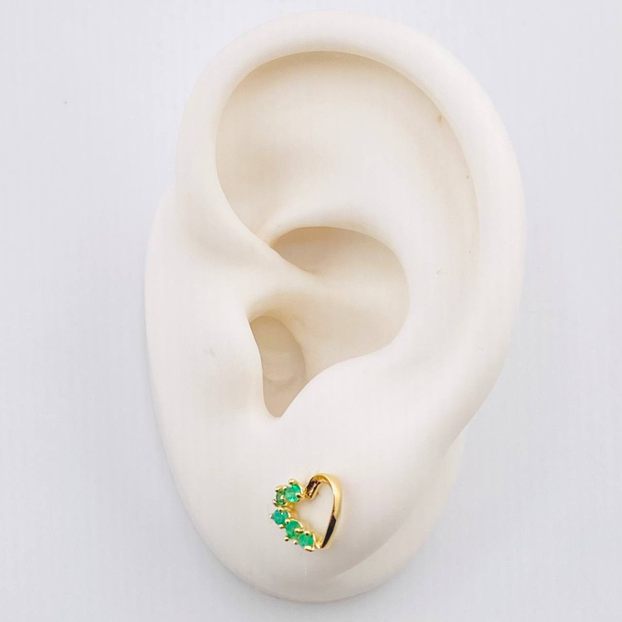 Topos Corazon Parcial Esmeraldas 21pts 1.6gr / 7.4mm Oro Amarillo 18K *