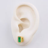 Topos Halo Rectangular Esmeraldas 1.2 Qts Diamantes 42pts 3.6gr / 0.9cm / Oro Amarillo 18K ©