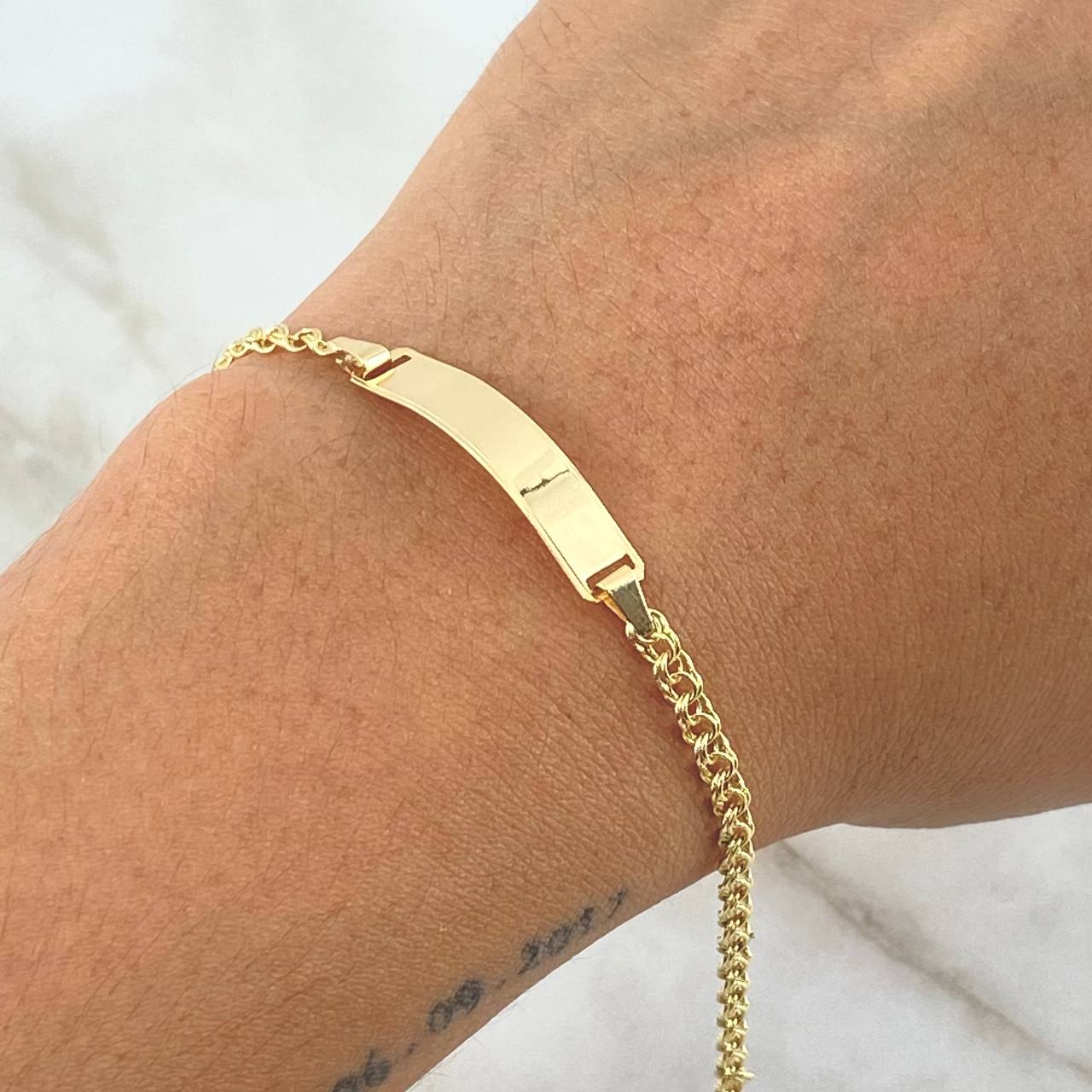 Pulso Garibaldi 2.95gr / 18cm / 3mm Placa Rectangular Bordes Lisos Oro Amarillo 18K
