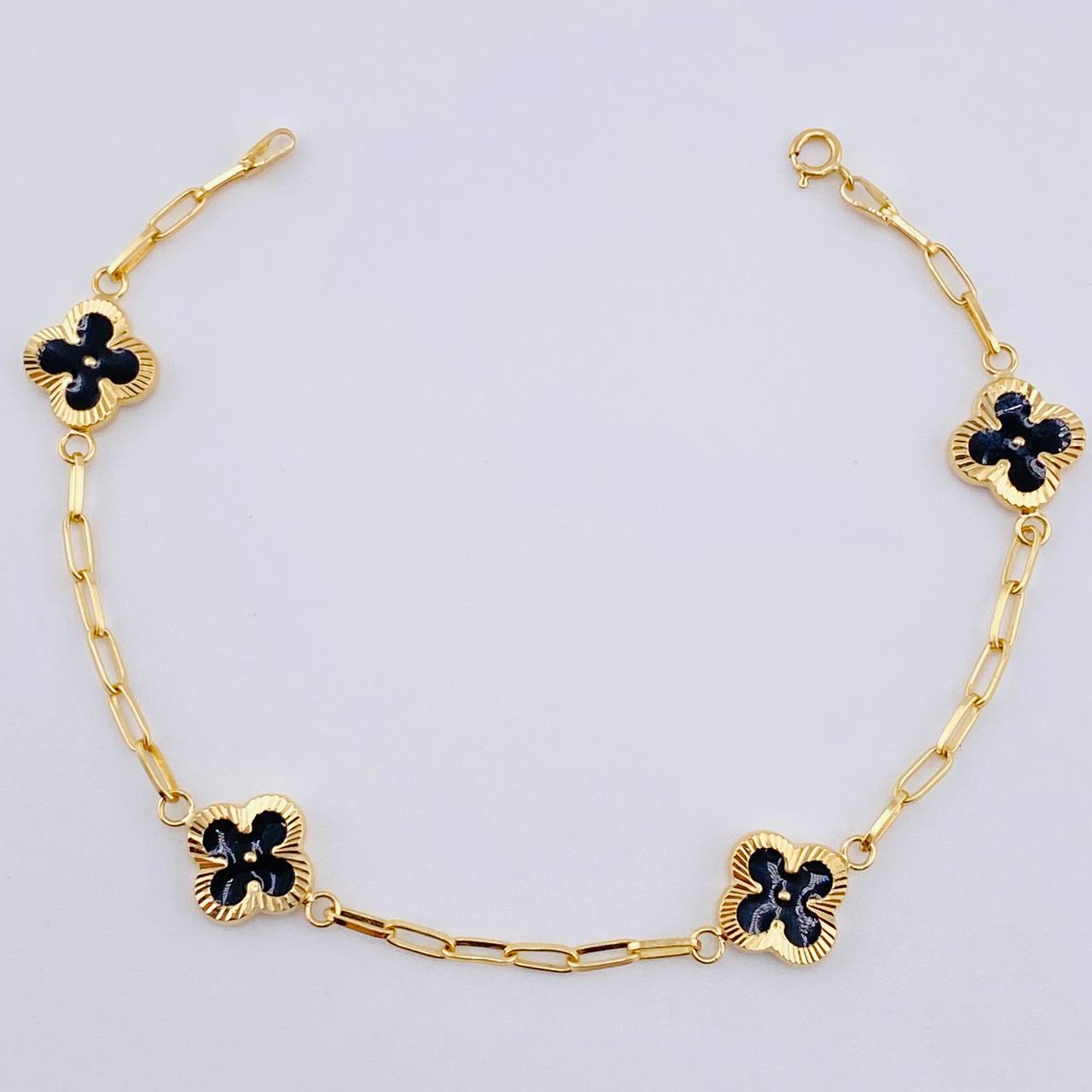 Pulso Cajon Trebol Negro 3.85gr / 18cm / 10mm Oro Amarillo 18K ©