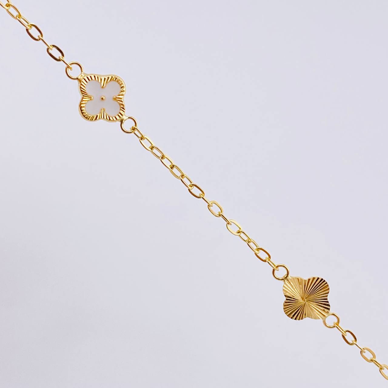 Pulso Aro Seguido Trebol Doble Faz 2.35gr / 19cm / 8mm Oro Amarillo 18K ©