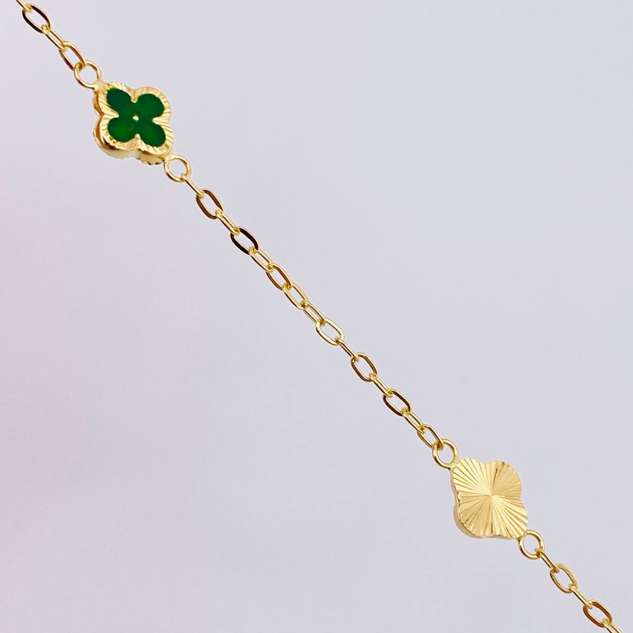 Pulso Aro Seguido Trebol Doble Faz 2.35gr / 19cm / 8.1mm Oro Amarillo 18K