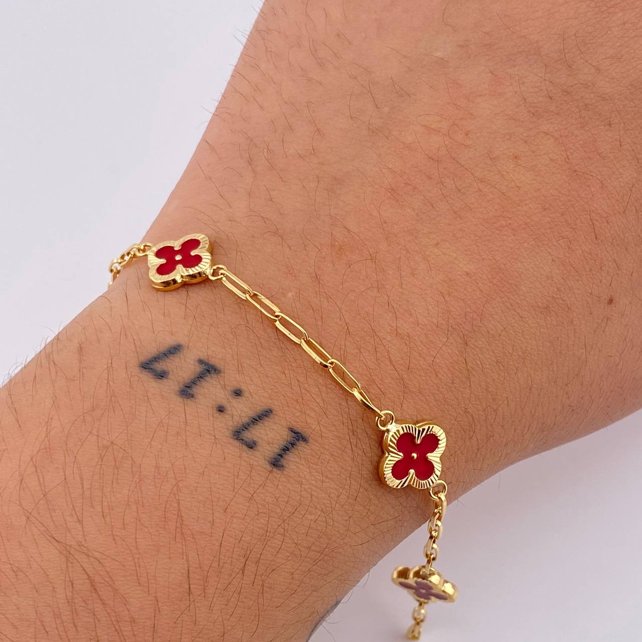 Pulso Cajon Trebol Rojo 3.7gr / 18cm / 10mm Oro Amarillo 18K