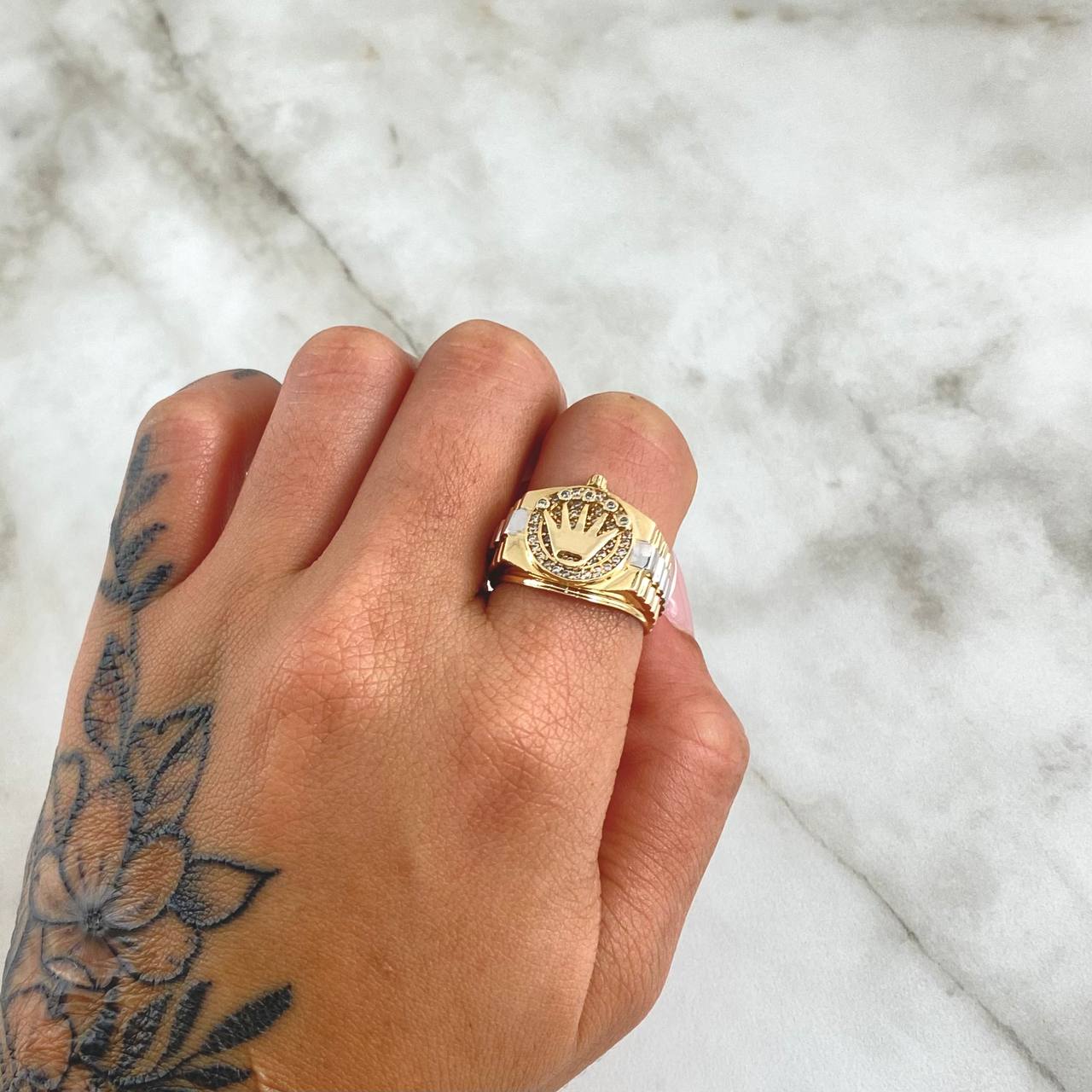 Anillo Correa Corona 7.1gr / T6 1/2 / Circones Blancos Dos Oros Amarillo Blanco 18K