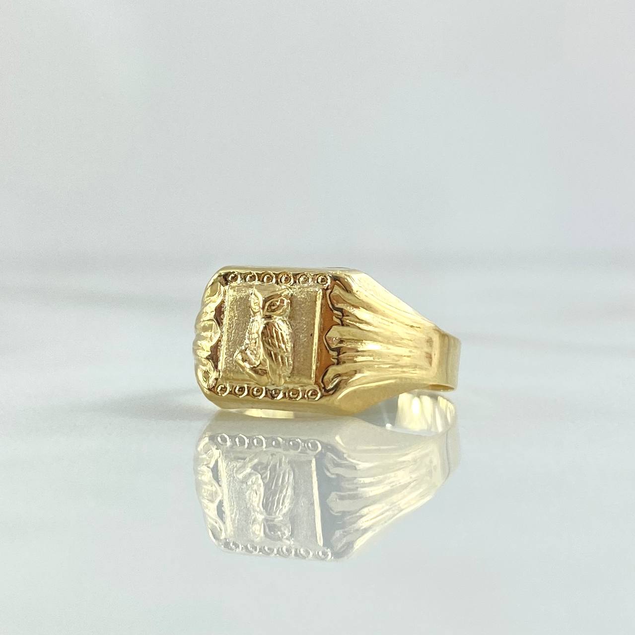 Anillo Sello Buho Mate 1.35gr / T6 / Rayas Laterales Oro Amarillo 18K ©