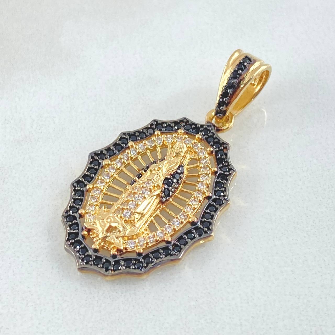Dije Virgen de Guadalupe 4.4gr / 3.5cm / Oro Amarillo 18K ©