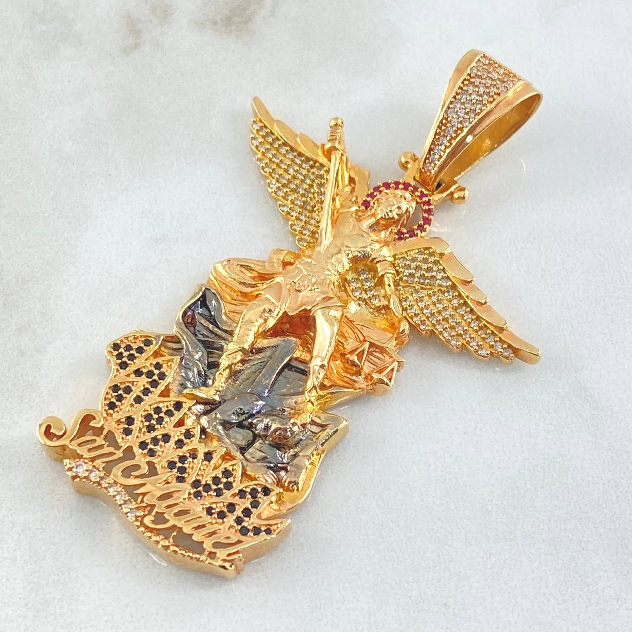 Dije San Miguel De Arcangel 22.95gr / 7cm / Oro Amarillo 18K ©