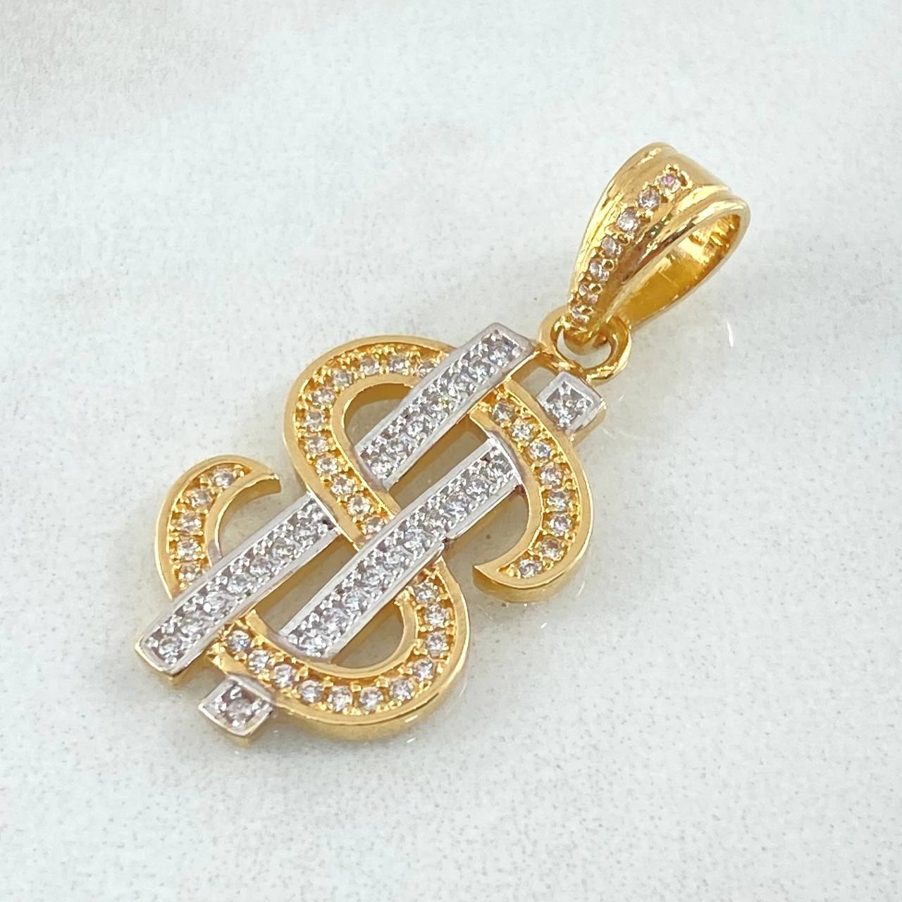 Dije Signo Peso 3.5gr / 3.1cm / Dos Oros Amarillo Blanco 18K ©