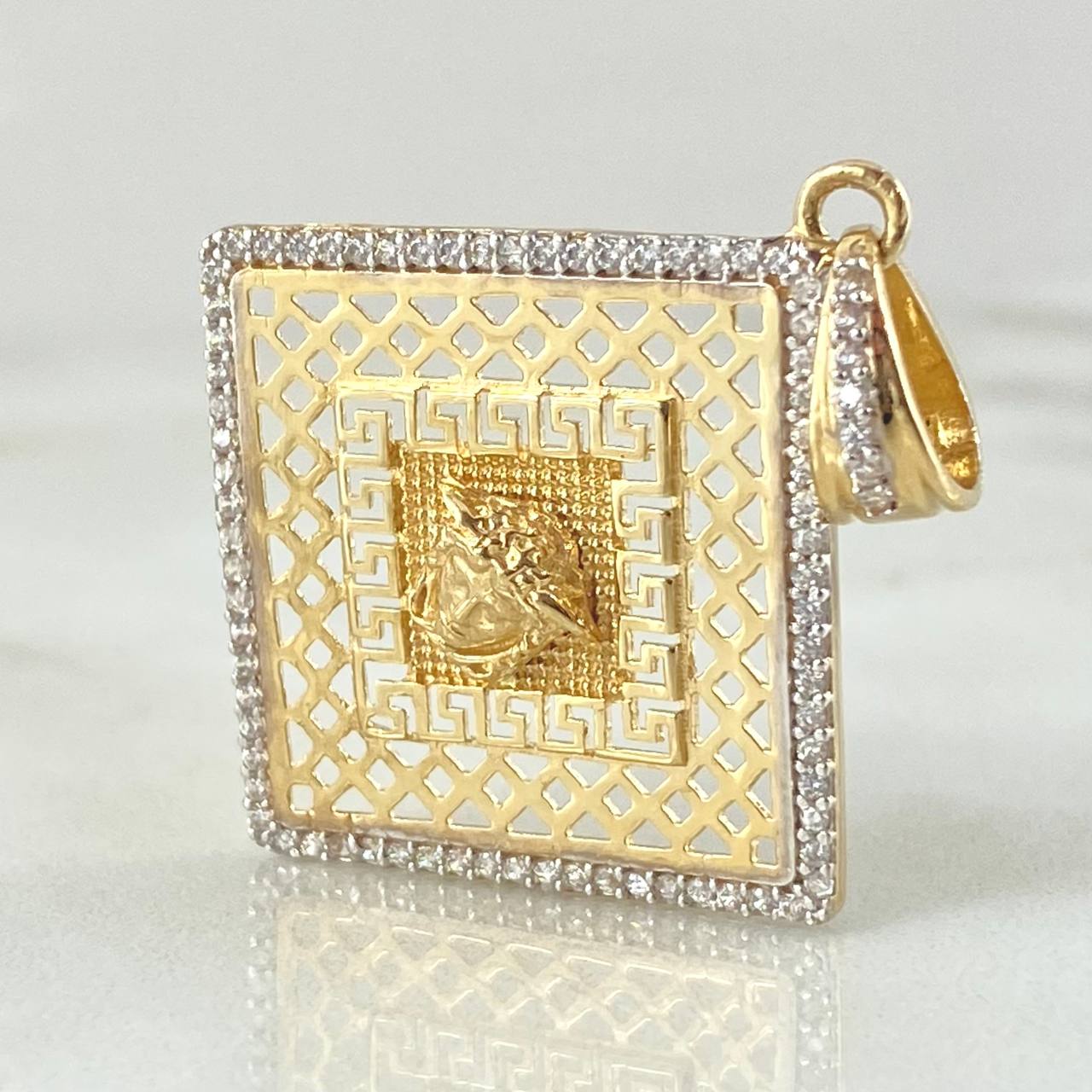 Dije Medusa Tribal 5.2gr / 4.5cm / Oro Amarillo 18K ©