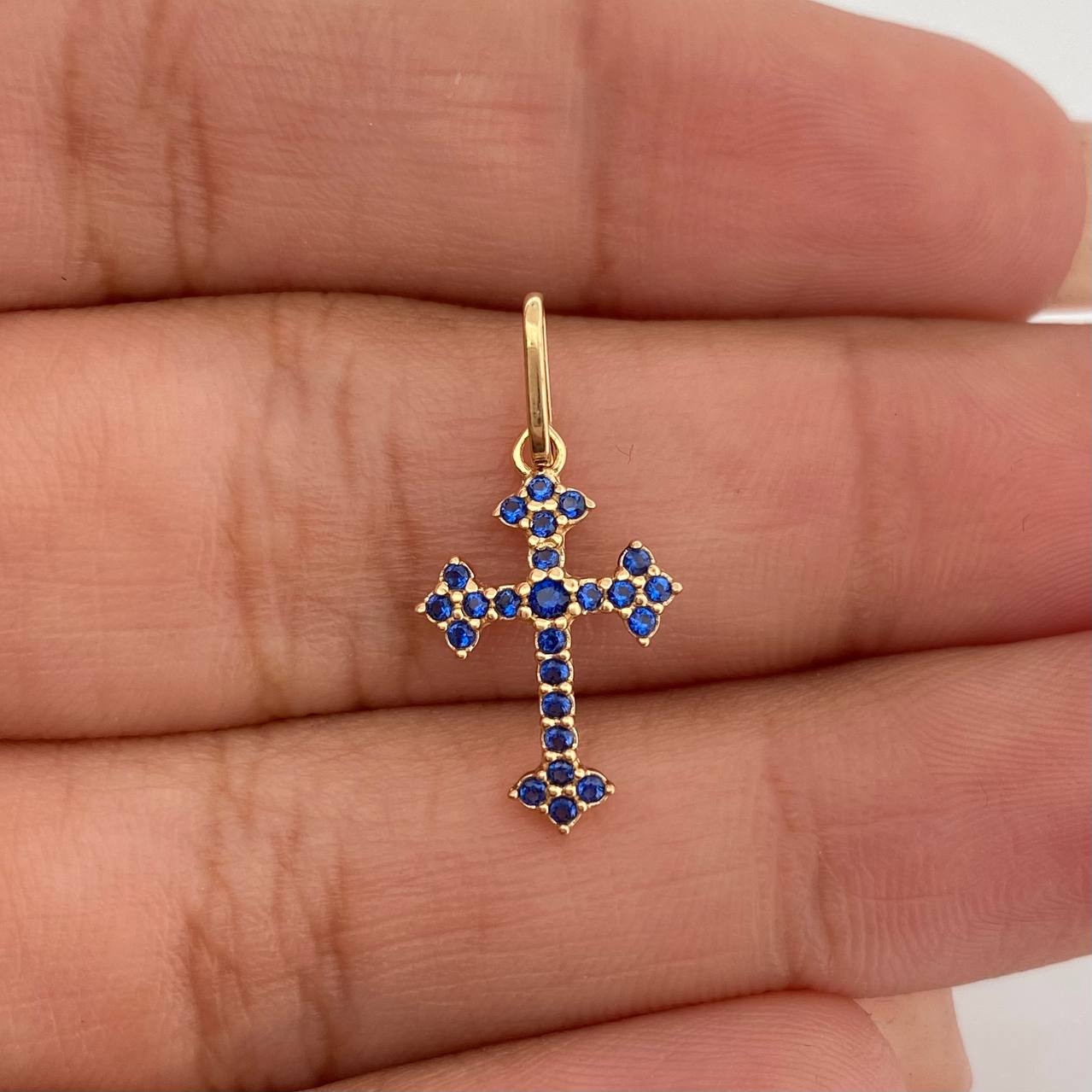 Dije Cruz Gotica 0.6gr / 2cm / Oro Amarillo 18K %