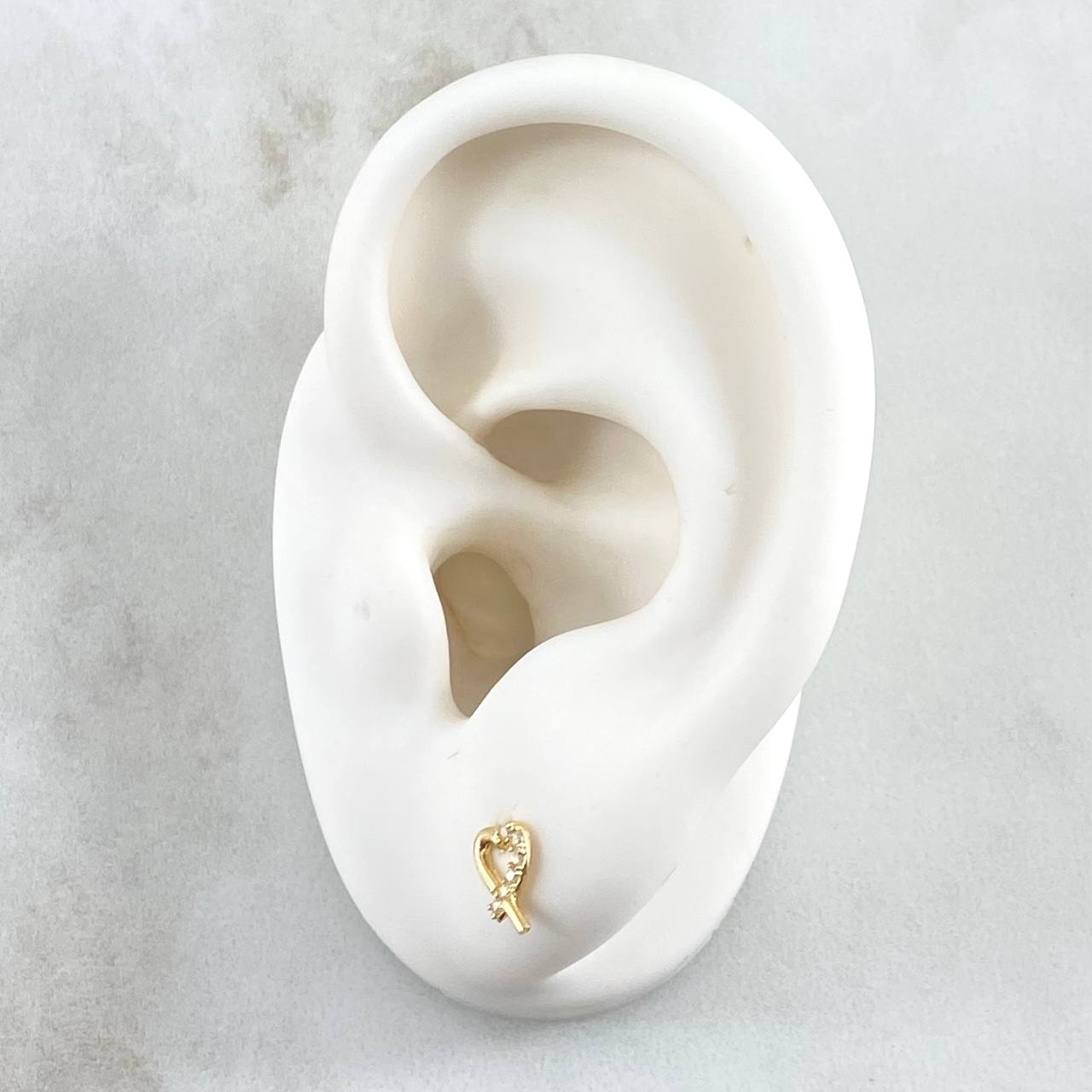 Topos Corazon Entrelazados 0.7gr / 6mm Circones Blancos Oro Amarillo 18K