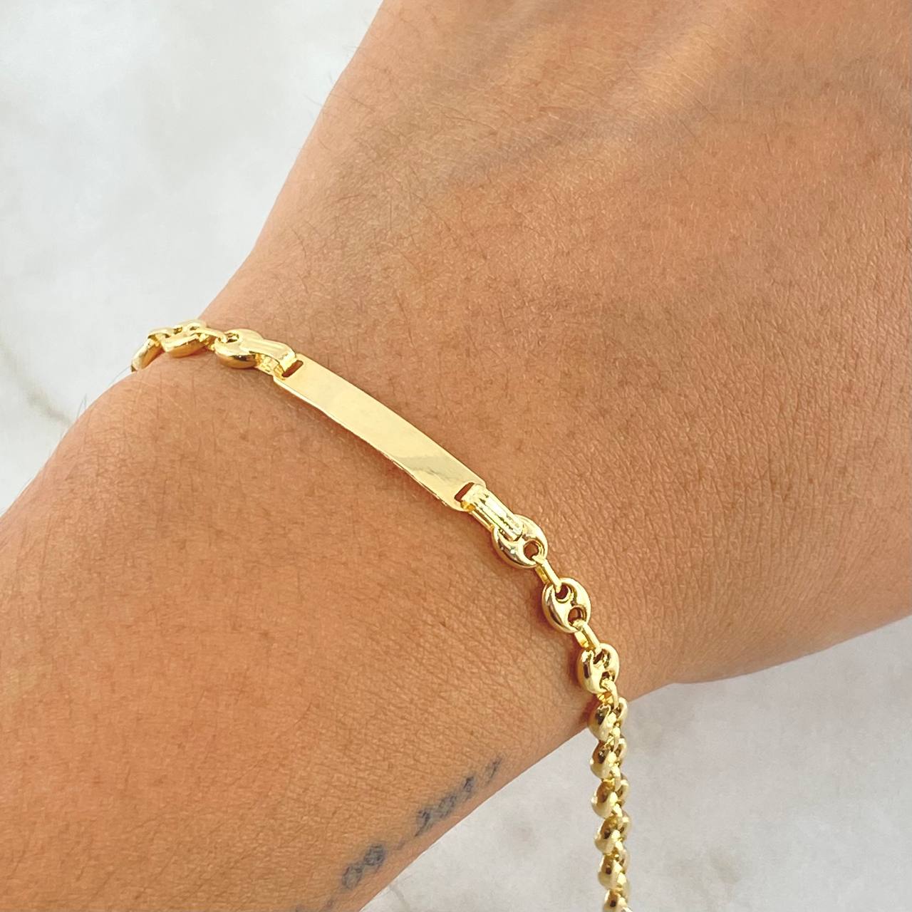 Pulso GC Placa Rectangular 2.3gr / 15cm / 4.2mm Liso Oro Amarillo 18K ©