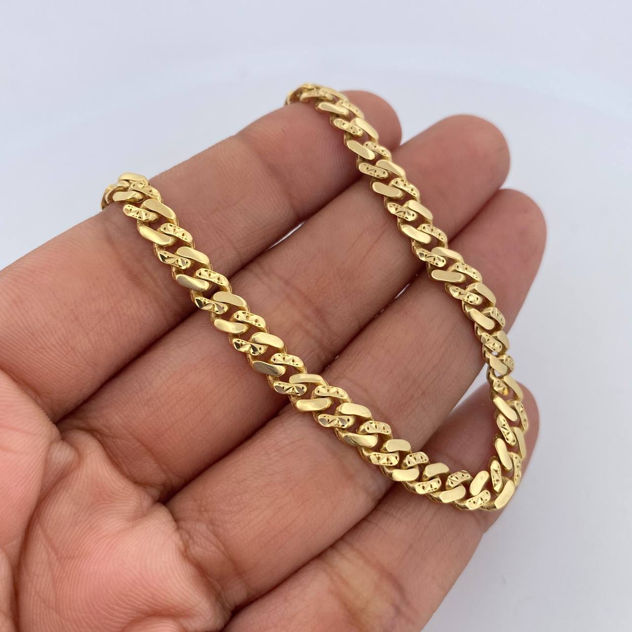 Pulso Cubano Infinito 6.35gr / 18.cm / 4.8mm Diamantada Oro Amarillo +2 18K &