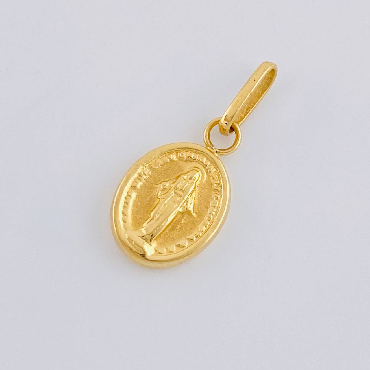 Dije Virgen Milagrosa 0.5 g / 1.7 cm Oro Amarillo 18K