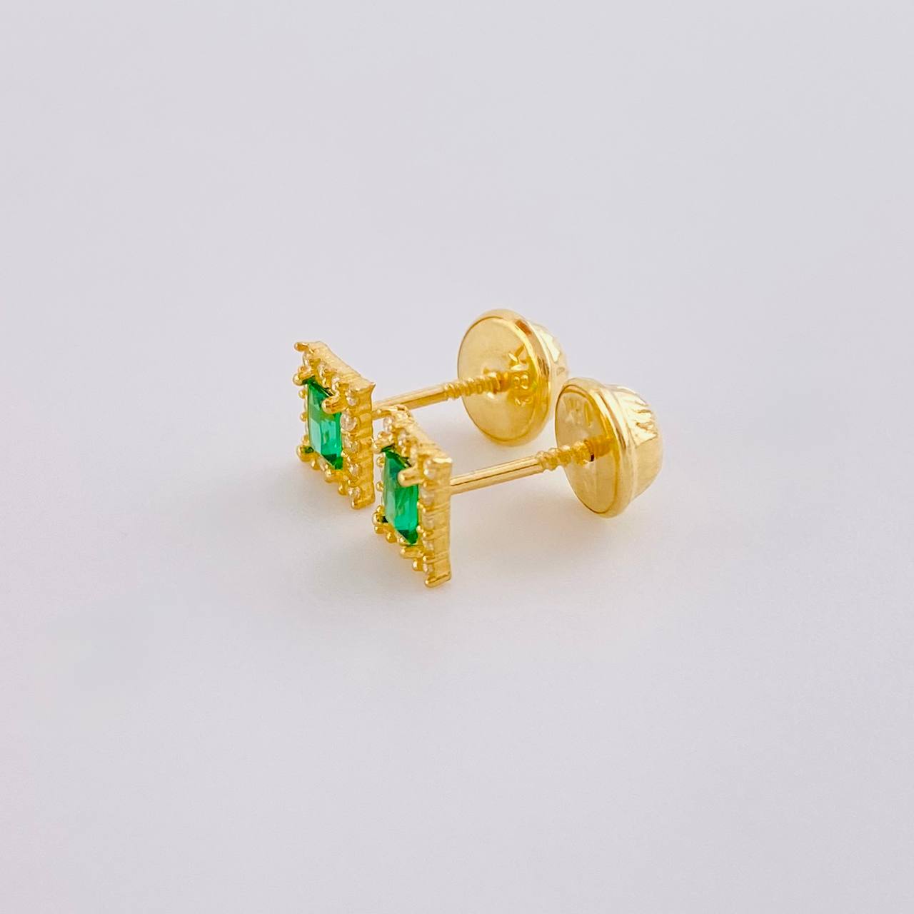 Topos Halo Rectangular 0.7g / 5.5mm Oro Amarillo 18K