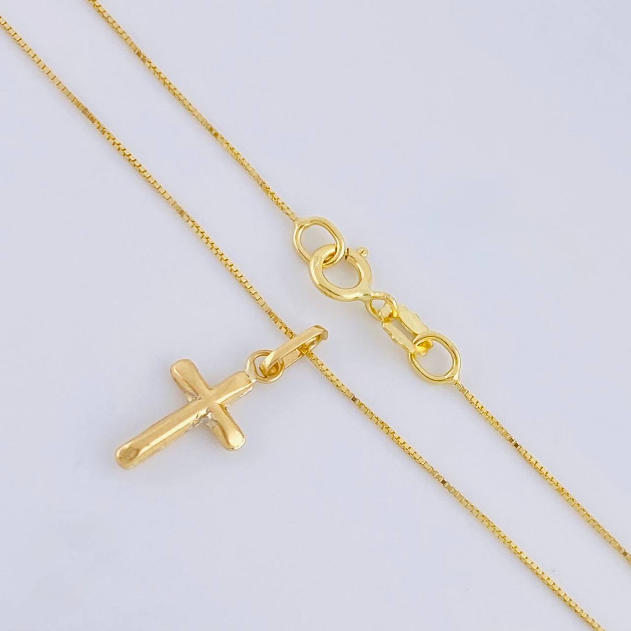 Set Cadena Veneciana + Dije Cruz Lisa Puntas Planas / 1.2 g / 50.3 cm Oro Amarillo 18K